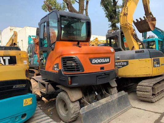 Gebruikte Doosan DX60W wielgraafmachine in uitstekende staat/gebruikte Doosan mini wielgraafmachine te koop