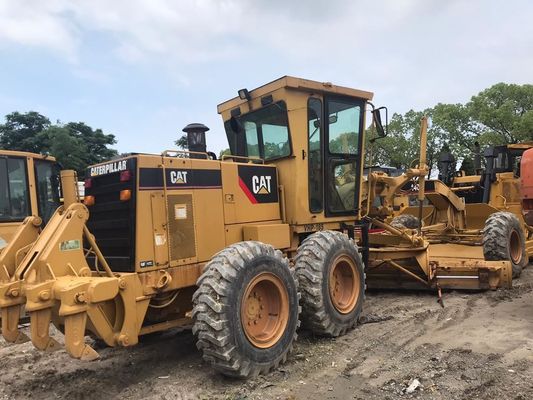 Gebruikte CAT 140H motorgrader met een aanpasbare lemmenbeweging