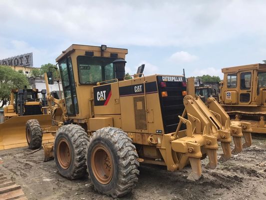 Gebruikte CAT 140H motorgrader met een aanpasbare lemmenbeweging