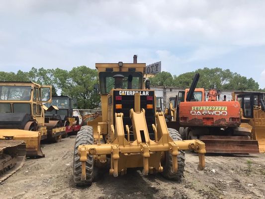 Gebruikte CAT 140H motorgrader met een aanpasbare lemmenbeweging