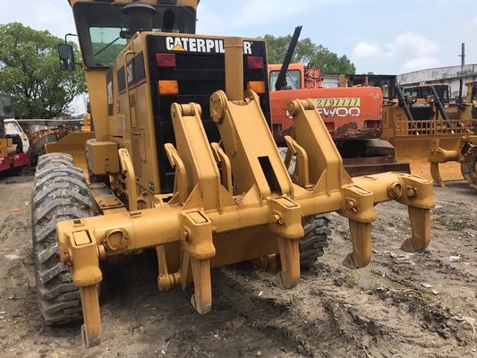 Gebruikte CAT 140H motorgrader met een aanpasbare lemmenbeweging