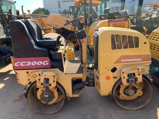 Gebruikte CC300G Dynapac dubbeltrommelroller in goede staat, stabiele werking