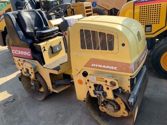 Gebruikte CC300G Dynapac dubbeltrommelroller in goede staat, stabiele werking
