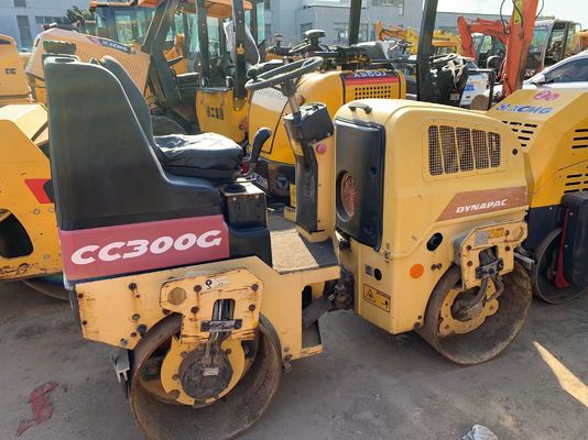 Gebruikte CC300G Dynapac dubbeltrommelroller in goede staat, stabiele werking
