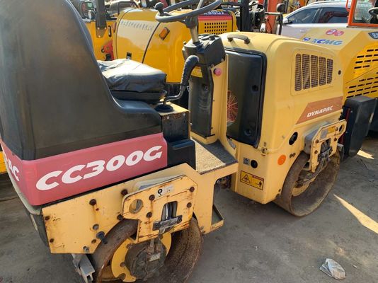 Gebruikte CC300G Dynapac dubbeltrommelroller in goede staat, stabiele werking