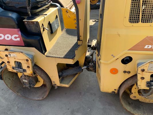 Gebruikte CC300G Dynapac dubbeltrommelroller in goede staat, stabiele werking