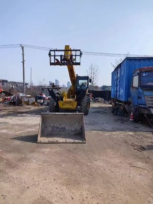 Oorspronkelijke kleur Gebruikte telescopische handlers XCMG XT680-170 Stabiele werking