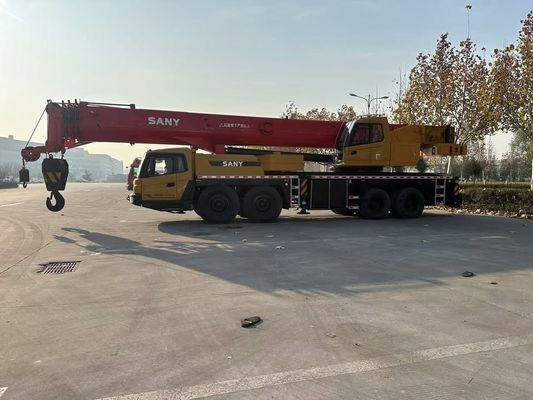 Gebruikte Sany STC800E5 80 ton vrachtwagen kraan in goede staat