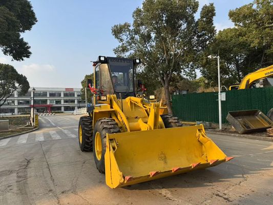 Originele Japan Gebruikte Komatsu WA100-1 Wielladers Werken In De Tuin