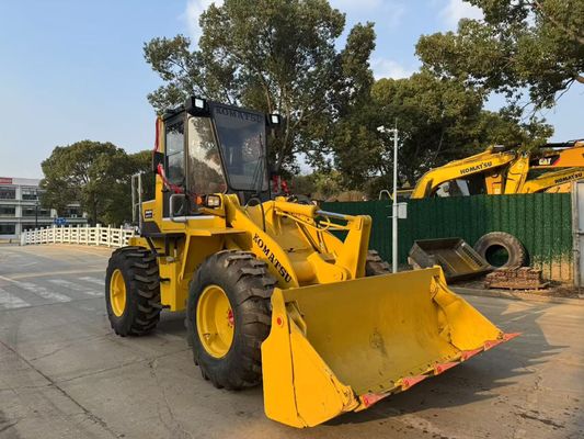Originele Japan Gebruikte Komatsu WA100-1 Wielladers Werken In De Tuin