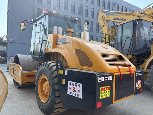 Gebruikte XCMG XS143J single drum 14 ton wegroller in uitstekende staat